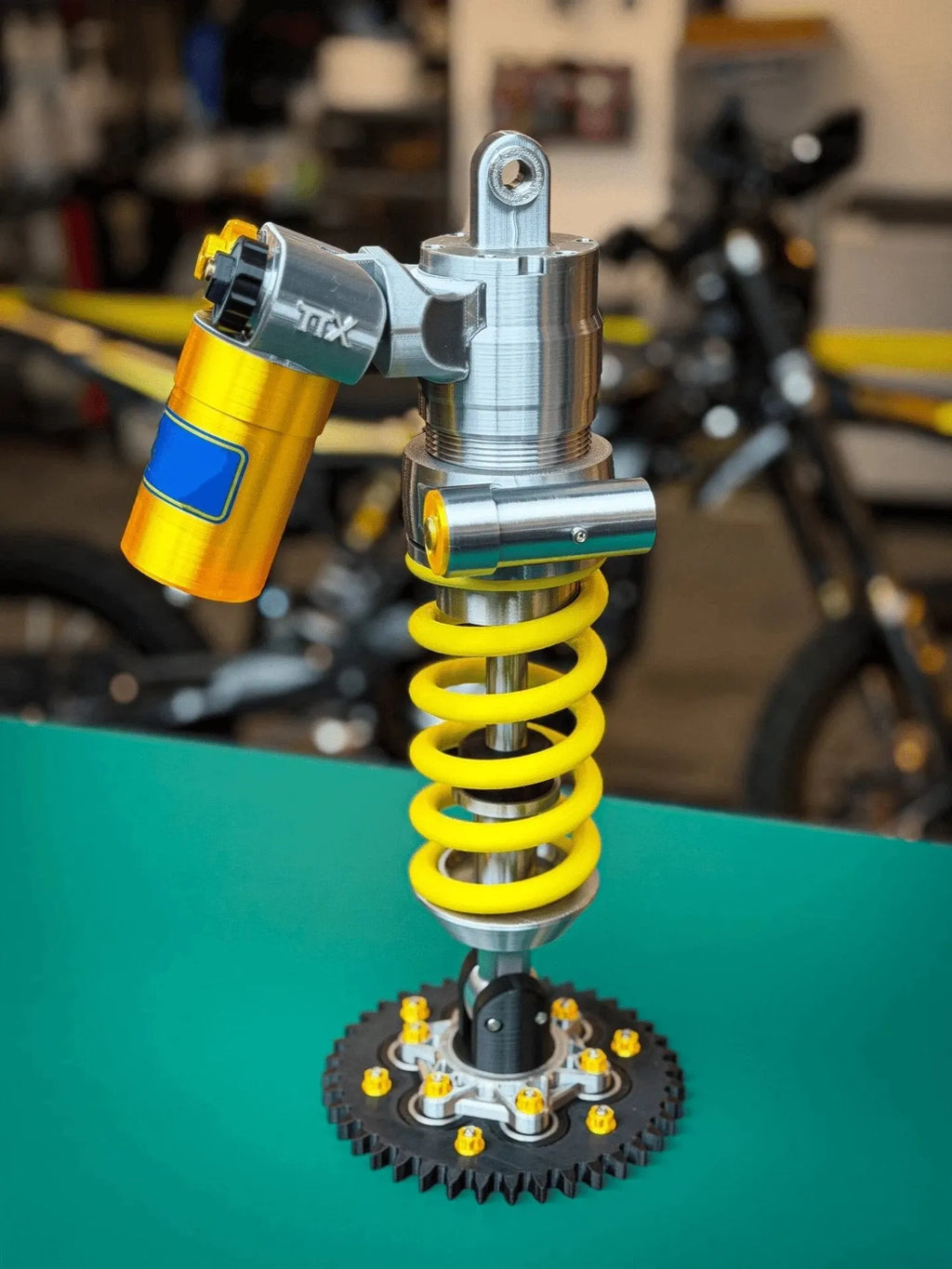 💝💝Shock Absorber Lamp – Adjustable LED Lamp for Gamers and Car Lovers
