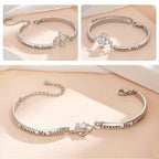 🌷A Bracelet That Celebrates Your Unbreakable Friendship ❤️The Lucky Four-Leaf Clover Bracelet A symbol of luck, love, and the bond between best friends.