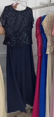💝💝Short-sleeved dress decorated with sequins and flowers on the bodice.