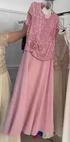 💝💝Short-sleeved dress decorated with sequins and flowers on the bodice.