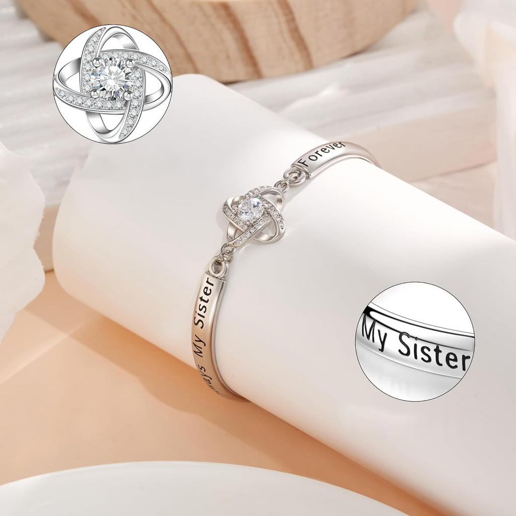 🌷A Bracelet That Celebrates Your Unbreakable Friendship ❤️The Lucky Four-Leaf Clover Bracelet A symbol of luck, love, and the bond between best friends.